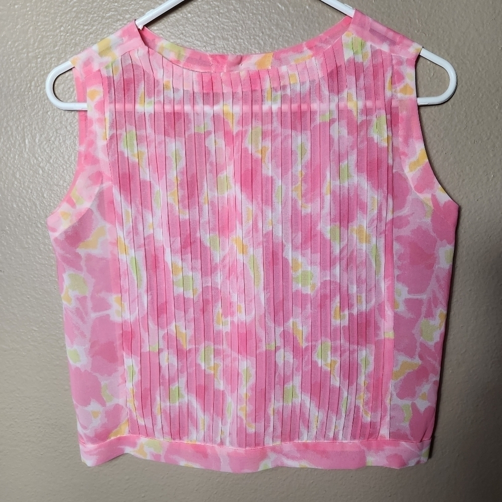 Pink and White Sleeveless Crop Top